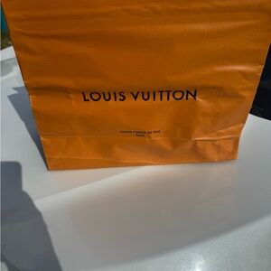 NEW LOUIS VUITTON Authentic Gift SHOPPING Bag MED